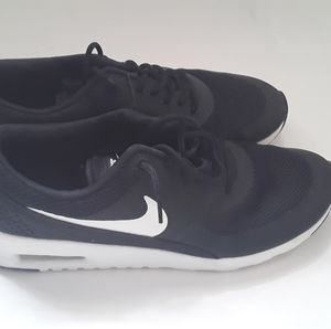 Nike Air Max Thea 9.5 women's running shoes